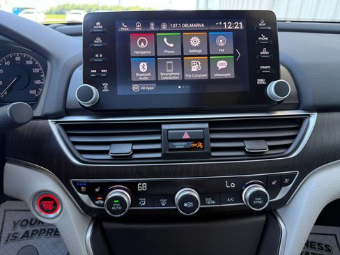 Used 2018 Honda Accord Touring image 26