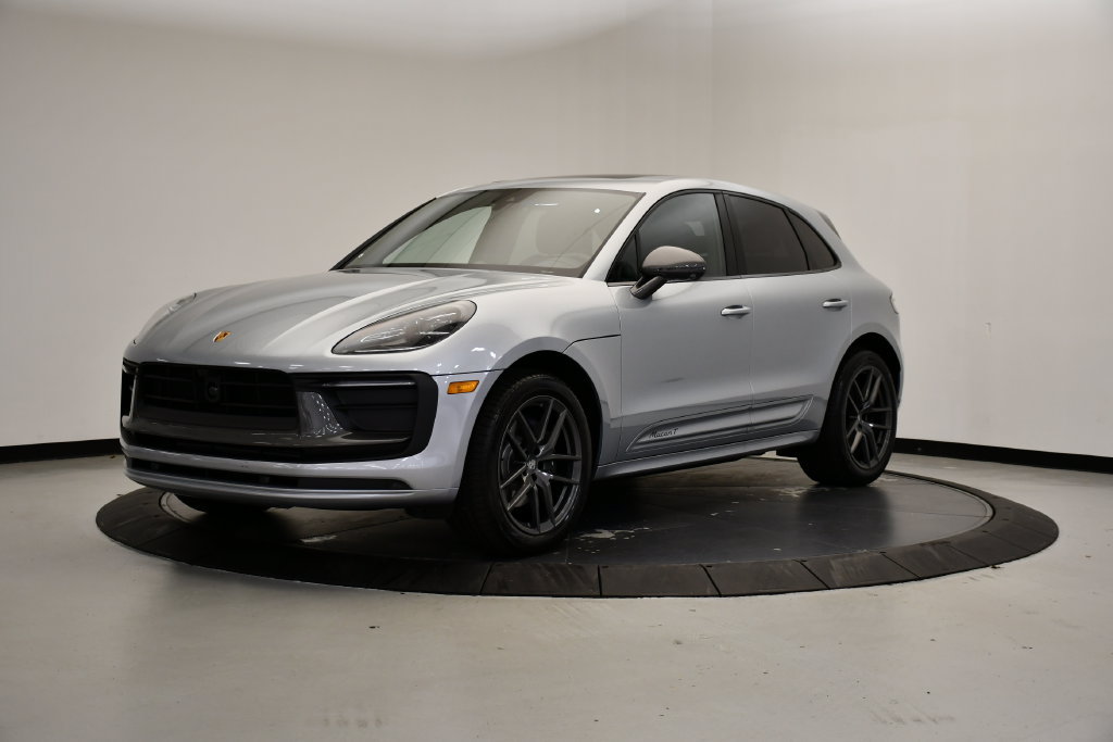 Certified 2026 Porsche Macan Turbo AWD/4WD image 1