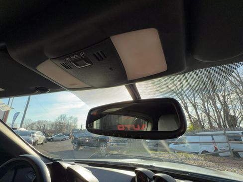 Used 2014 Nissan 370Z Touring image 28