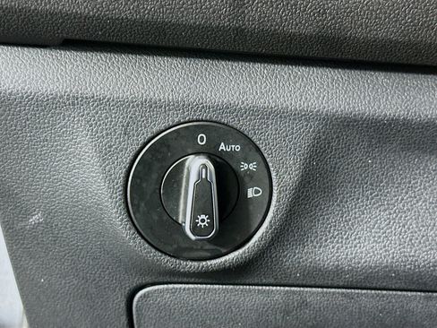 Used 2024 Volkswagen Jetta SE image 17