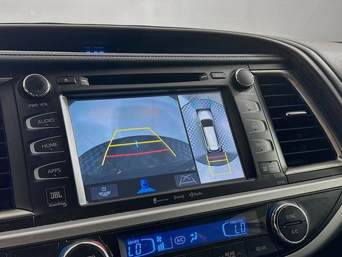 Used 2018 Toyota Highlander Limited Platinum image 23