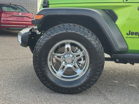 Certified 2025 Jeep Gladiator Sport image 11