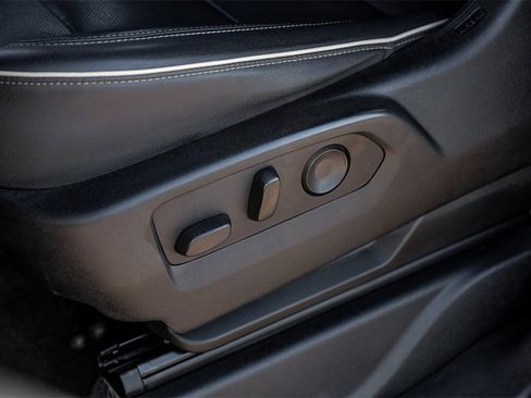 Used 2021 GMC Yukon XL SLT image 33