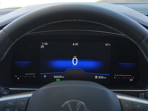 Used 2022 Volkswagen Tiguan SE image 21