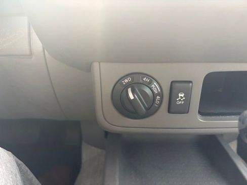 Used 2017 Nissan Frontier SV AWD/4WD image 12