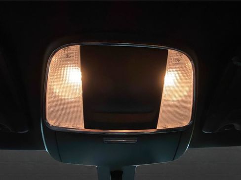 Used 2023 Dodge Charger SXT image 5