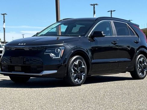 Certified 2024 Kia Niro Wind FWD image 10