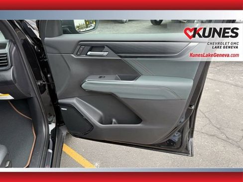 New 2026 GMC Acadia AT4 w/ Luxury Package AWD/4WD image 24