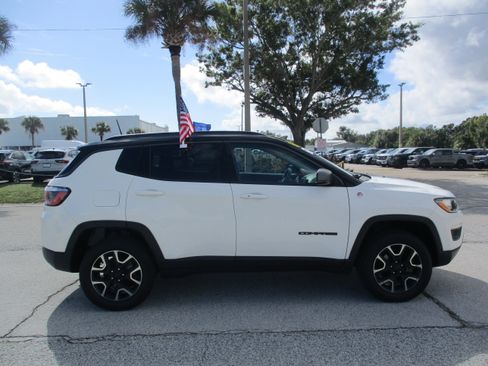 Used 2019 Jeep Compass Trailhawk image 7