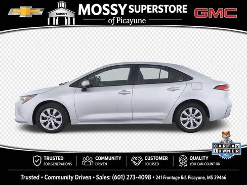 Used 2025 Toyota Corolla LE FWD image 7