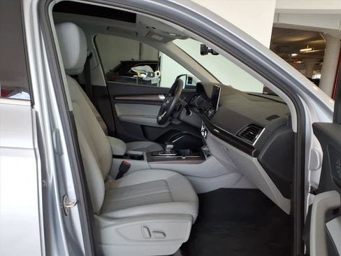 Used 2023 Audi Q5 2.0T Premium w/ Convenience Package image 21