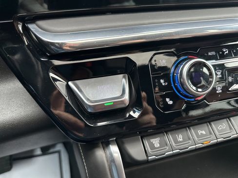 Used 2024 GMC Sierra 3500 Denali Ultimate image 26