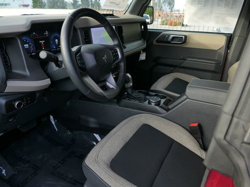 Used 2025 Ford Bronco Big Bend image 12