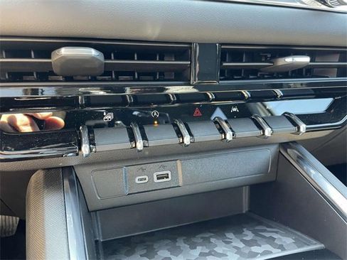 New 2025 GMC Canyon Elevation w/ Convenience Package image 17