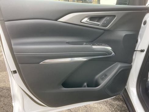 New 2026 Chevrolet Traverse LT image 9