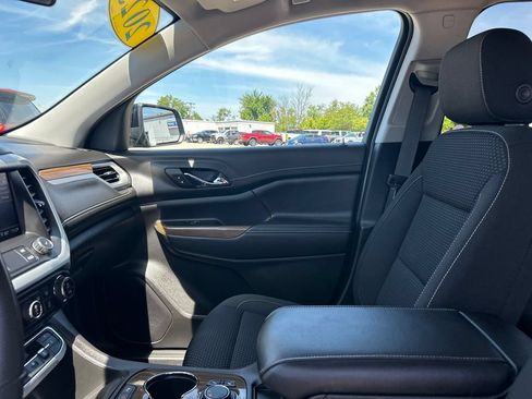 Used 2023 GMC Acadia SLE w/ Driver Convenience Package FWD image 13