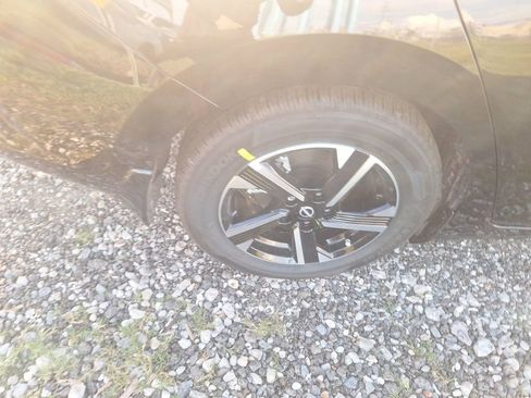 Used 2025 Nissan Sentra SV image 28