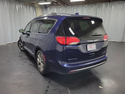 Used 2018 Chrysler Pacifica Limited w/ Tire & Wheel Group image 7