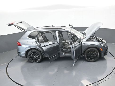 Used 2022 Volkswagen Tiguan SE R-Line image 76