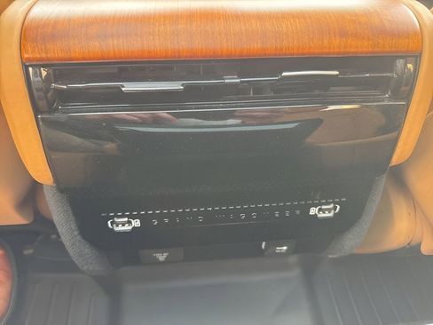 Used 2022 Jeep Grand Wagoneer Series III w/ Rear Seat Video Group 1 AWD/4WD image 22
