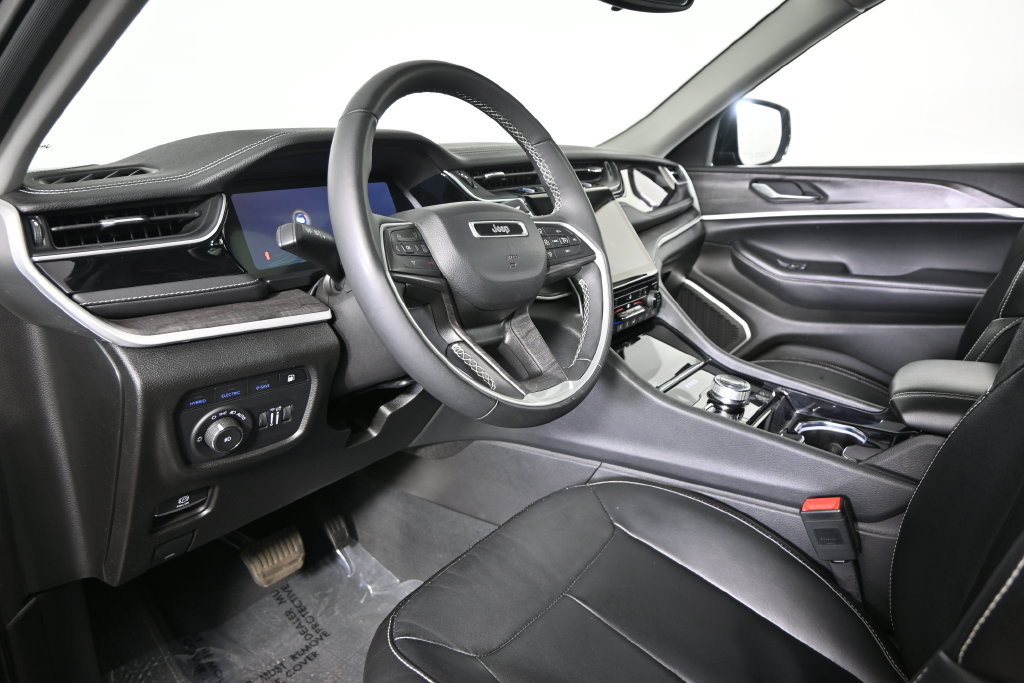 Used 2023 Jeep Grand Cherokee 4WD 4xe image 23