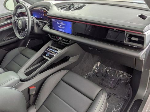 New 2026 Porsche Macan Turbo Electric AWD/4WD image 25