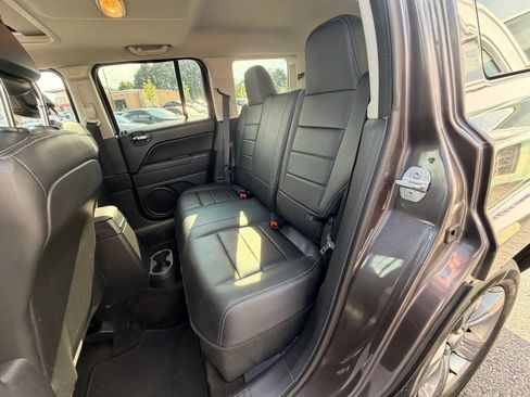 Used 2015 Jeep Patriot High Altitude AWD/4WD image 16