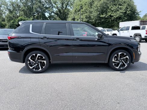 Used 2024 Mitsubishi Outlander SE FWD image 4