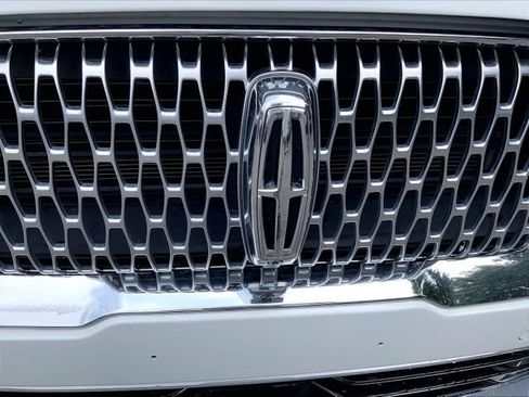 Used 2022 Lincoln Corsair Reserve w/ Luxury Package AWD/4WD image 5