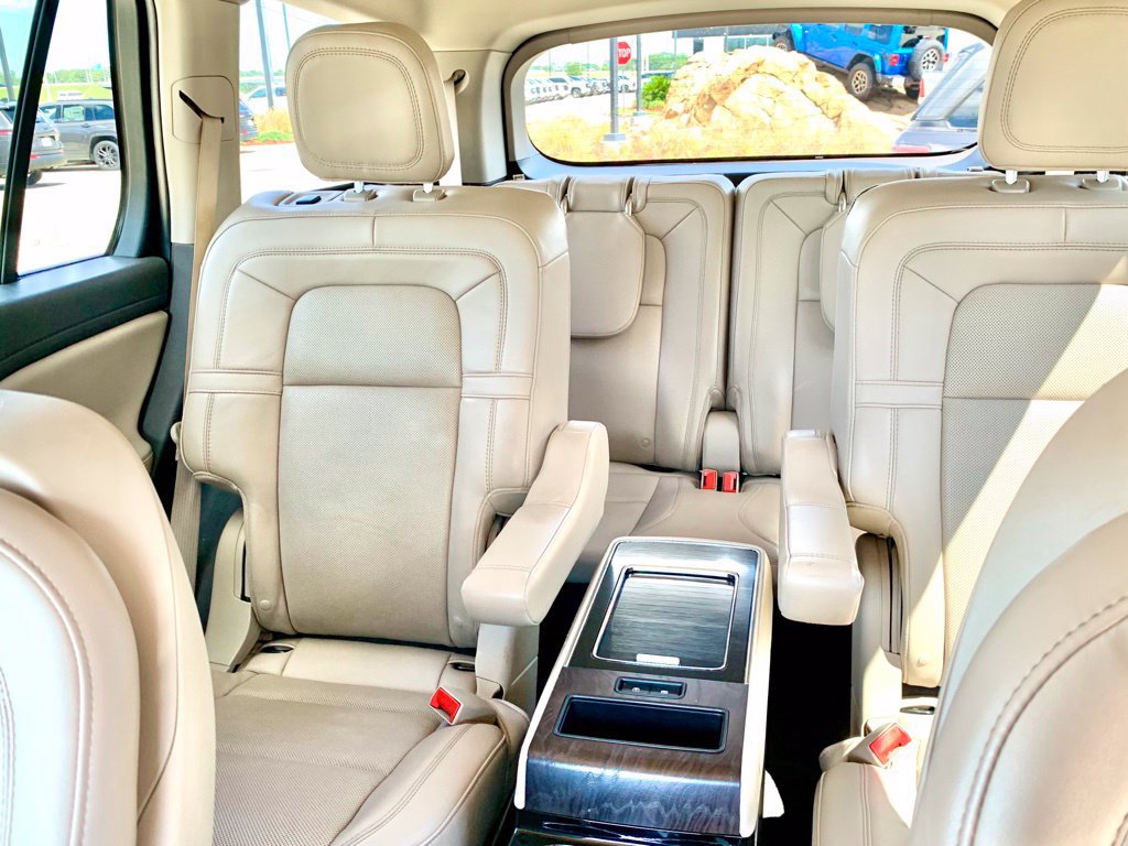 Used 2022 Lincoln Aviator Reserve w/ Equipment Group 201A AWD/4WD image 48