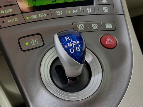 Used 2015 Toyota Prius Two image 24