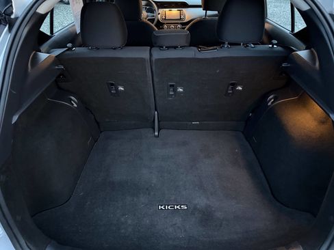 Used 2018 Nissan Kicks S image 34