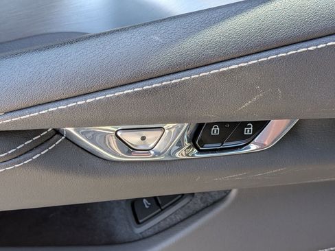 Used 2024 Chevrolet Corvette Stingray Coupe w/ 1LT RWD image 13