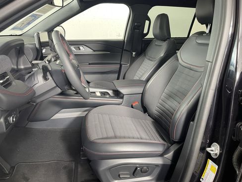 Used 2026 Ford Explorer ST-Line w/ ST-Line Street Pack AWD/4WD image 10