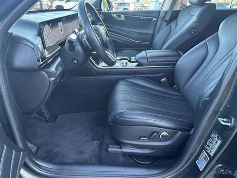 Used 2025 Genesis GV80 2.5T Standard image 13