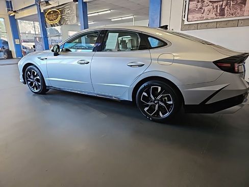 Used 2025 Hyundai Sonata SEL FWD image 9