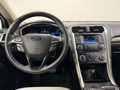 Used 2018 Ford Fusion S FWD image 19