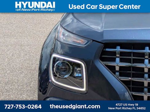 Certified 2023 Hyundai Venue Limited FWD image 9