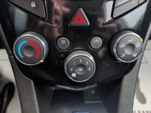 Used 2017 Chevrolet Sonic LT image 15