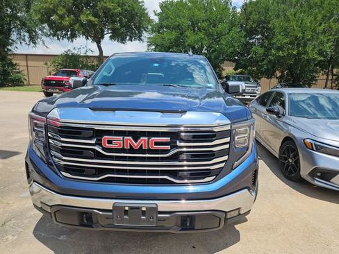 Used 2022 GMC Sierra 1500 SLT AWD/4WD image 2