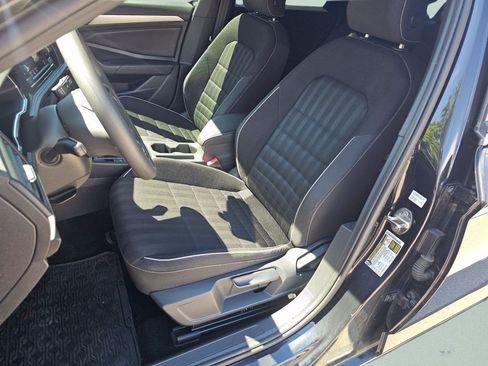 Used 2022 Volkswagen Jetta Sport FWD image 6