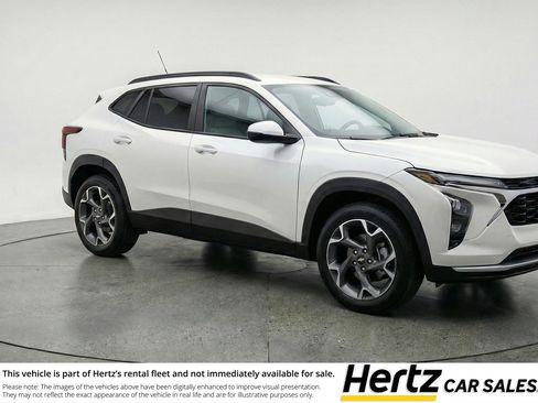 Used 2025 Chevrolet Trax LT w/ LT Convenience Package image 1