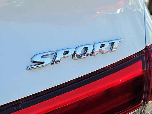 Used 2023 Honda Civic Sport image 32