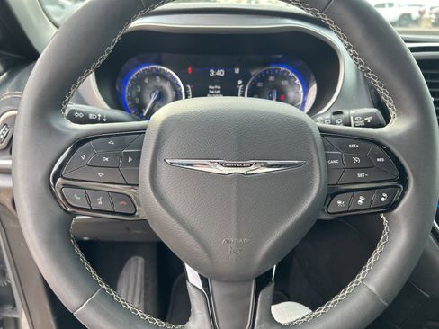 Used 2022 Chrysler Pacifica Touring-L w/ S Appearance Package image 12