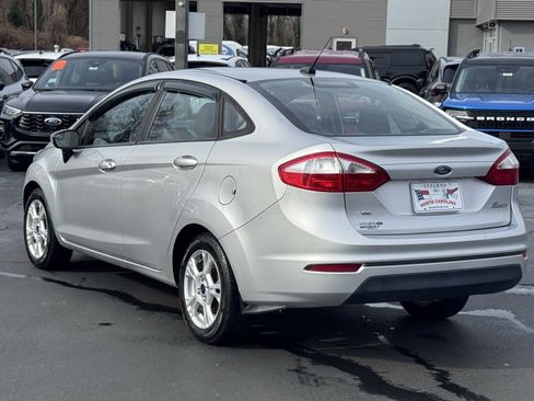 Used 2015 Ford Fiesta SE image 12