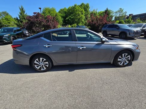 Used 2024 Nissan Altima 2.5 S FWD image 9