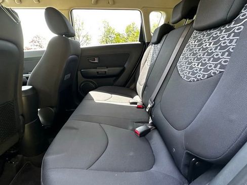 Used 2010 Kia Soul + FWD image 13