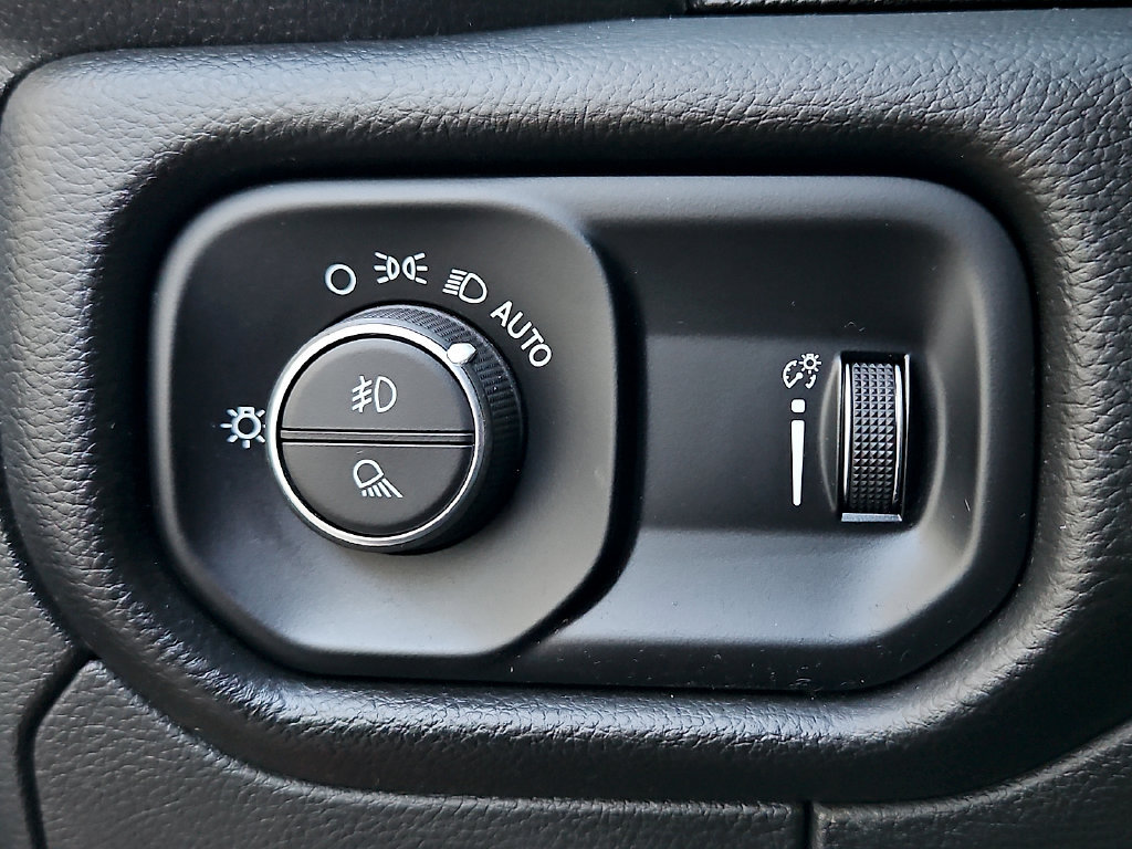 Used 2022 RAM 1500 Big Horn AWD/4WD image 24