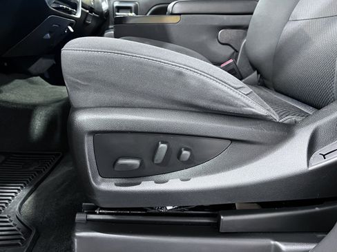 Used 2018 Chevrolet Silverado 1500 LT w/ LT Eassist Package image 22