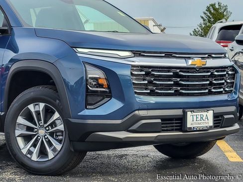 New 2026 Chevrolet Equinox LT w/ Convenience Package II AWD/4WD image 2